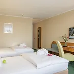 Leoso 4* Leverkusen