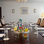 Отель Leoso