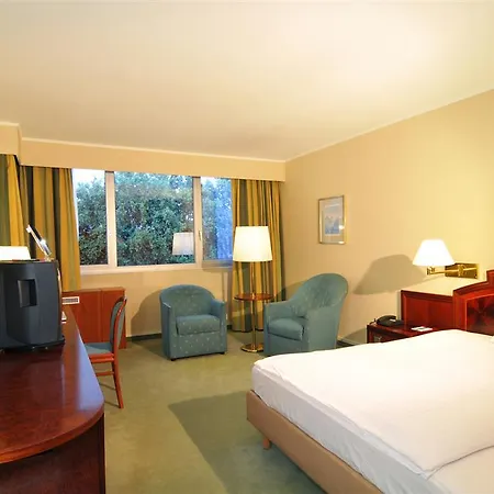 Leoso Hotel 4*