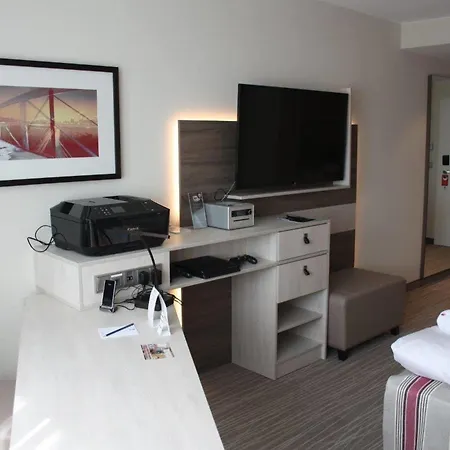 Leoso Hotell Leverkusen